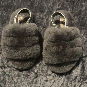 UGG Fluff Yeah Slides • Size 8 (toddler)
